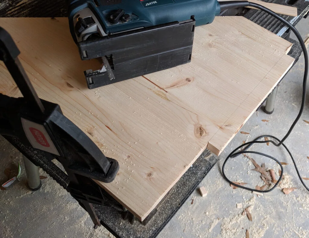 Moitor wing IVAR leg notches